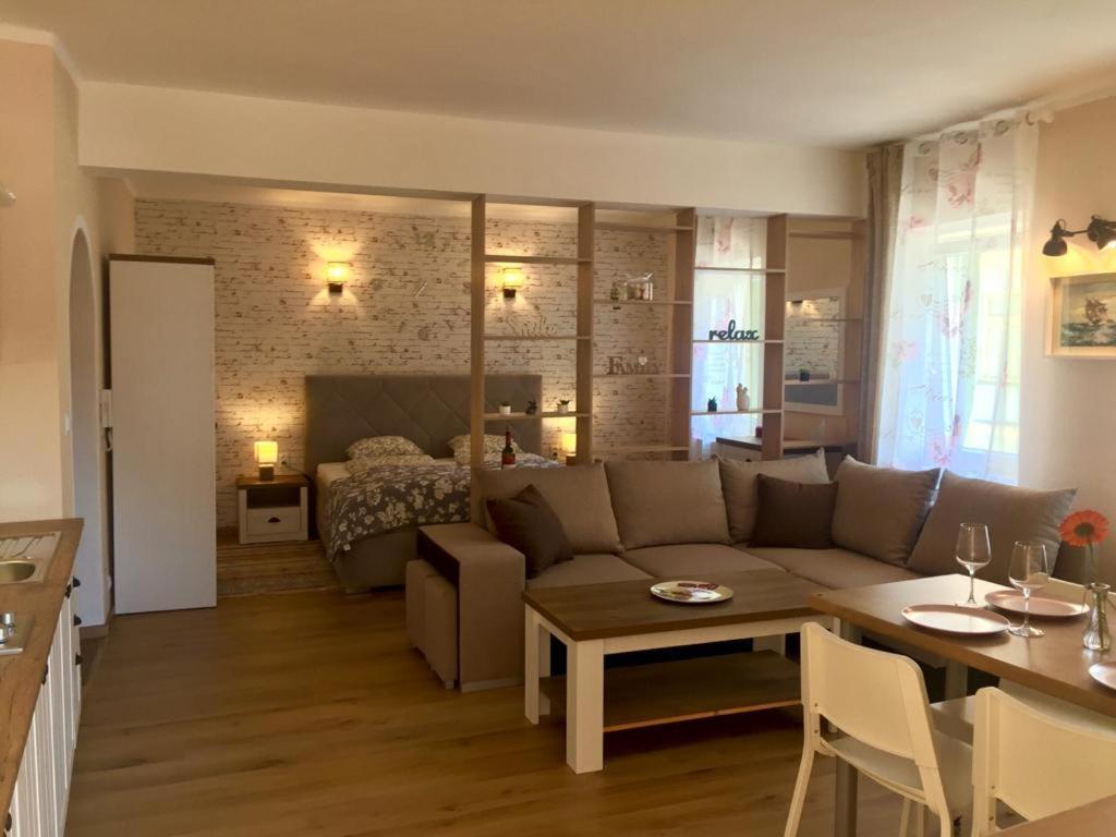 Apartments Friendly Family In The City Center Ceske Budejovice Exterior foto